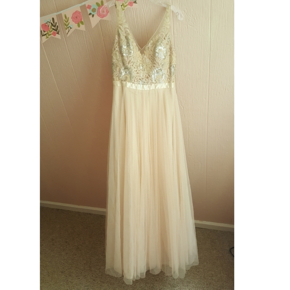 Watters Dresses & Skirts - Sequin/floral bodice gown